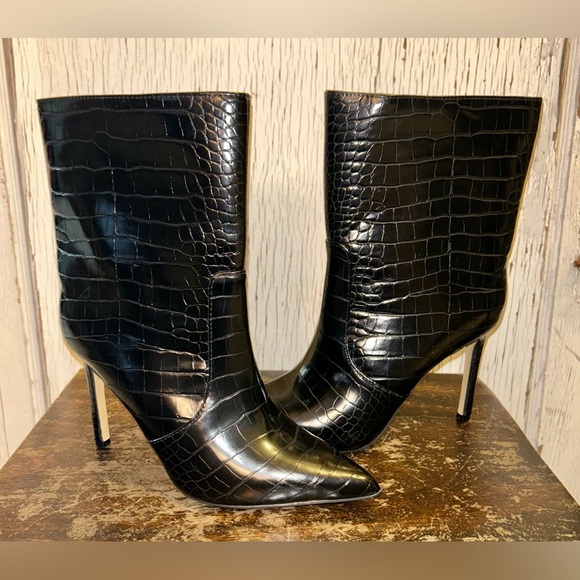 ❤︎❤︎Black Faux Croc. Stiletto Mid-Shin Boots by EXPRESS❤︎❤︎ - Picture 5 of 7